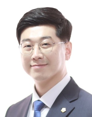 전주시의회 제12대 후반기 민주당 원내대표에 김동헌 의원